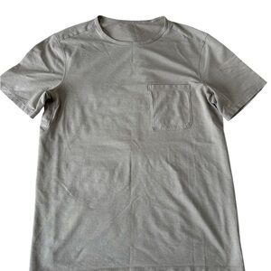 lululemon athletica Men's Light Gray Short-Sleeve Pocket Tee
